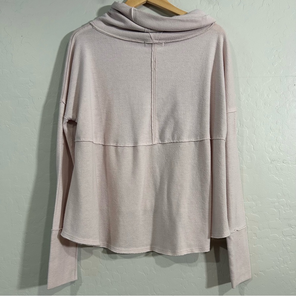 Free People We The Free Pink Cozy Time Funnel Neck Oversized Knit Top Medium - Picture 5 of 8